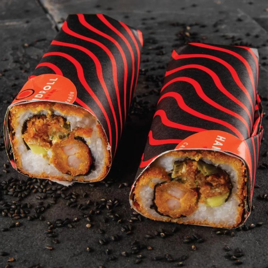 Handroll Fujiyama con camarón crunch y jalapeños